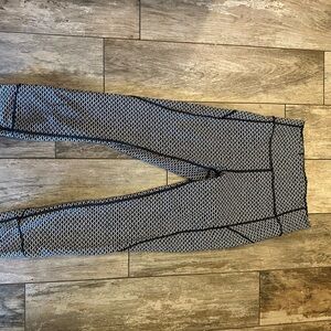 Black and White Patterned Leggings